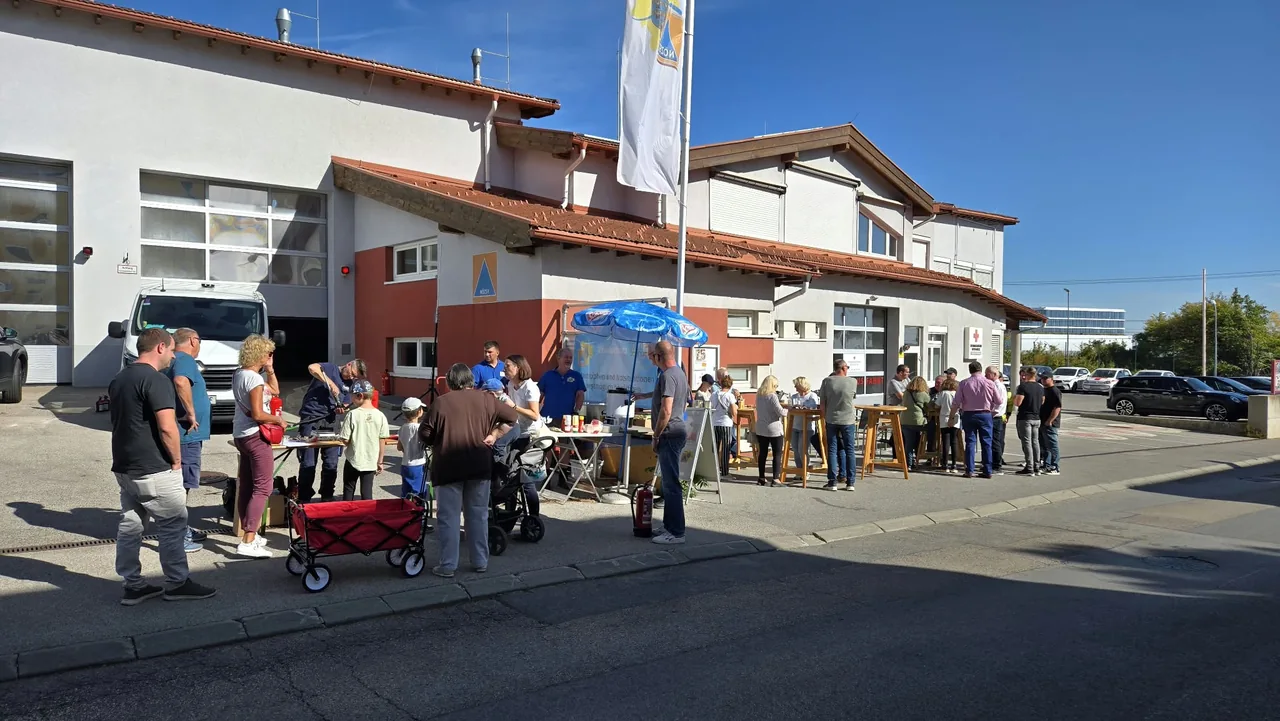 Besucherinnen und Besucher nutzten das Informationsangebot.